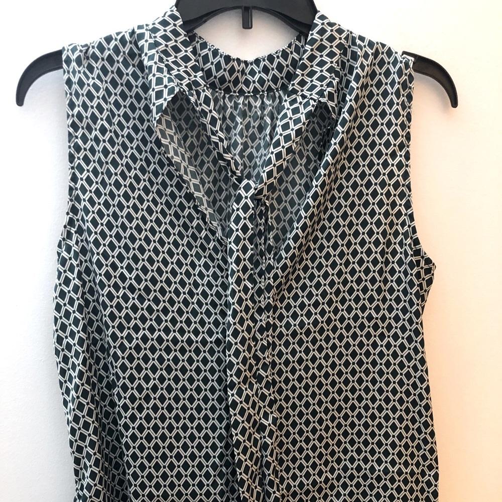 Sleeveless silk blouse V-neck and tie